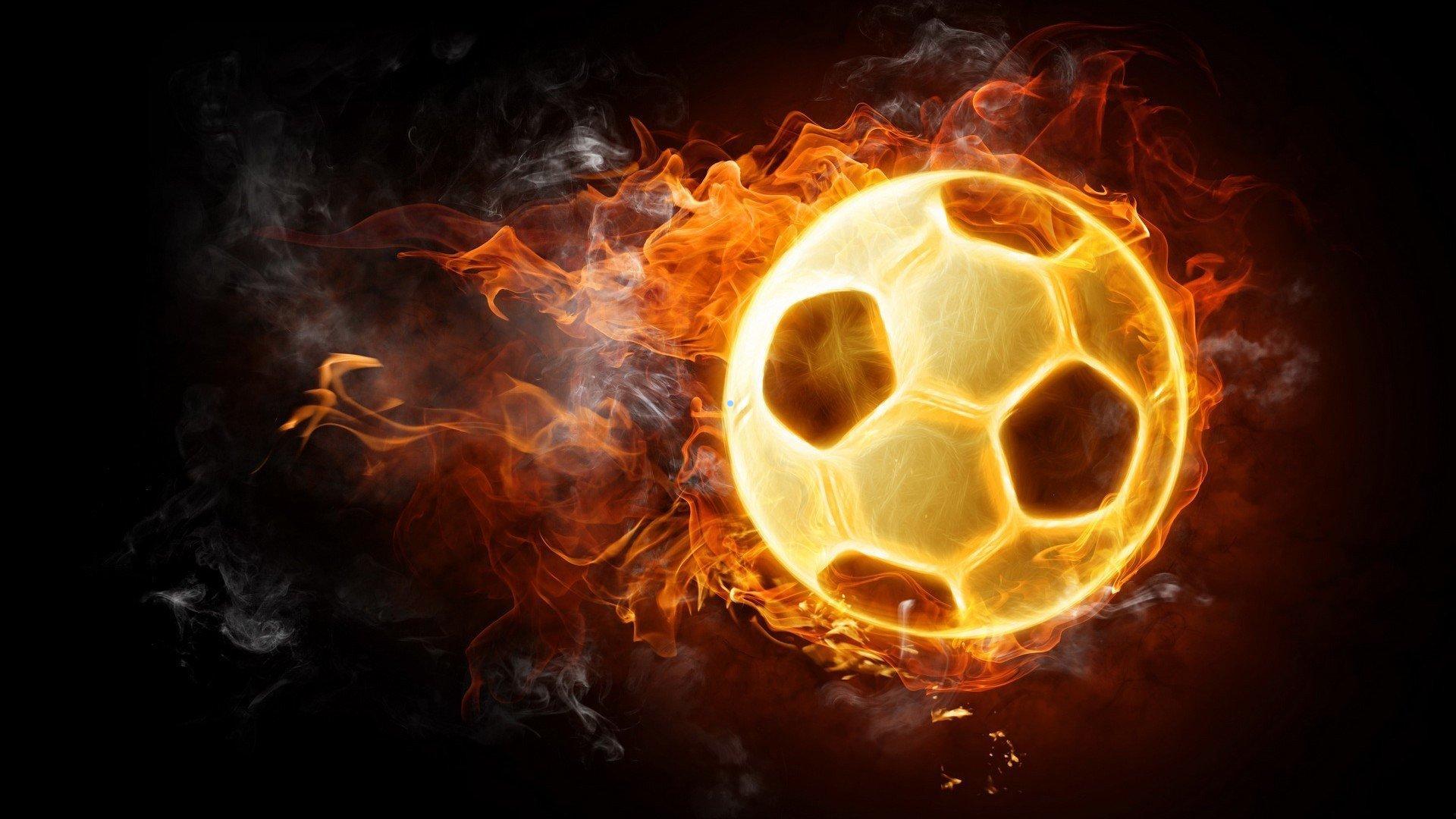 内维尔痛批萨拉赫行为引争议，回顾C罗曼联往事彰显足球伦理思考